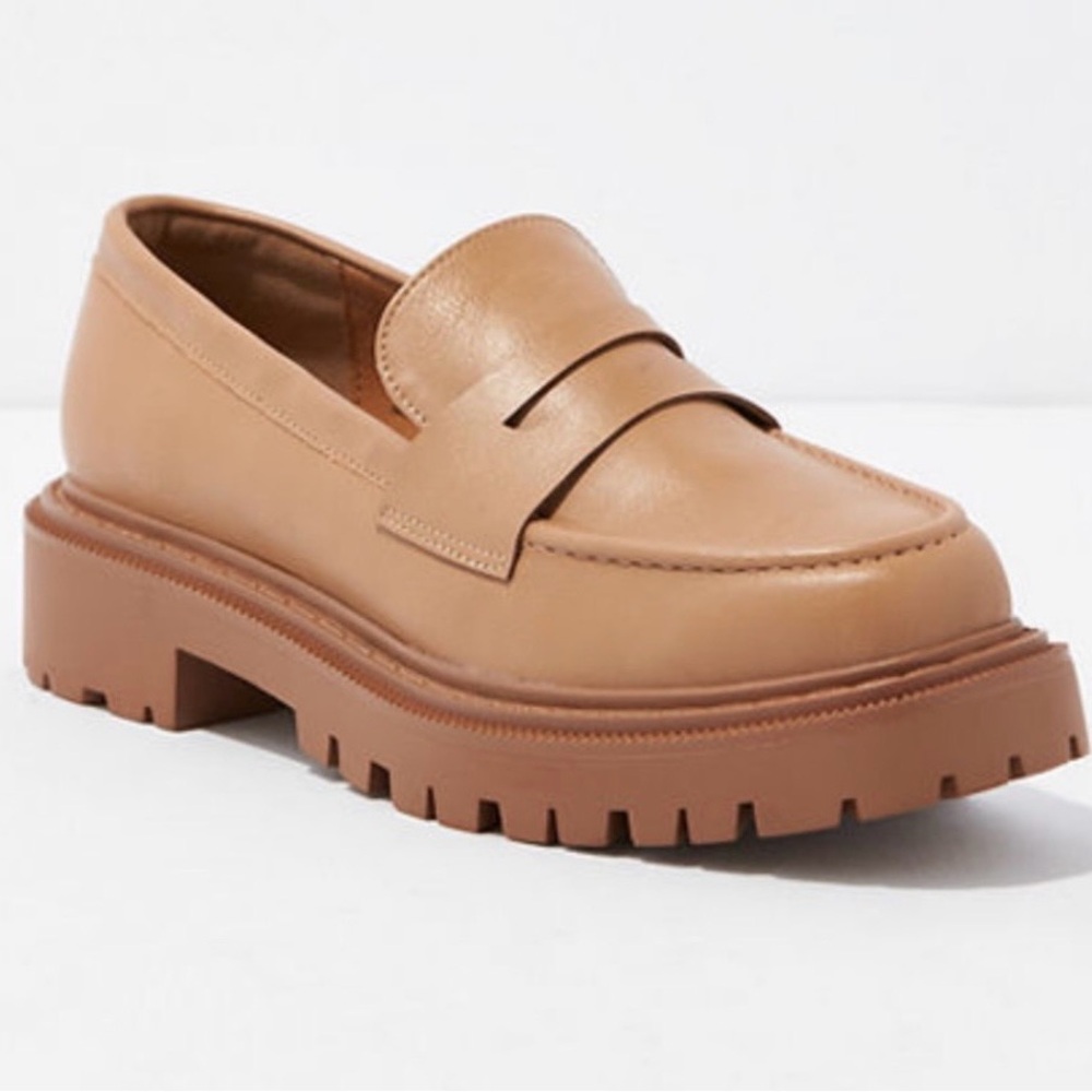 American Eagle Light Brown Faux Leather Chunky Lug Sole Penny Loafers Size 8